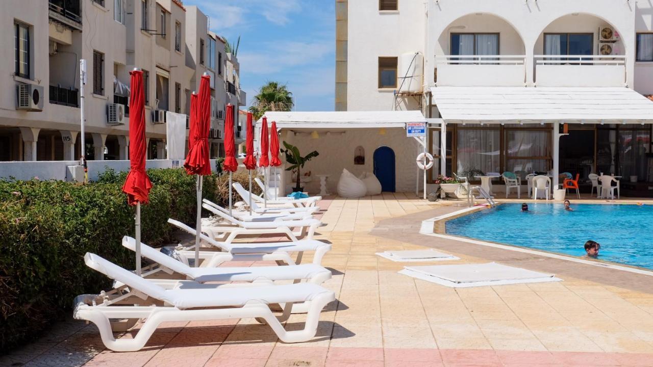 Amore Hotel Apts Paralimni Buitenkant foto